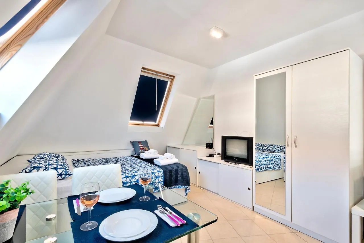 Super Center, Modern Studio Under The Stars Burgas 0*,